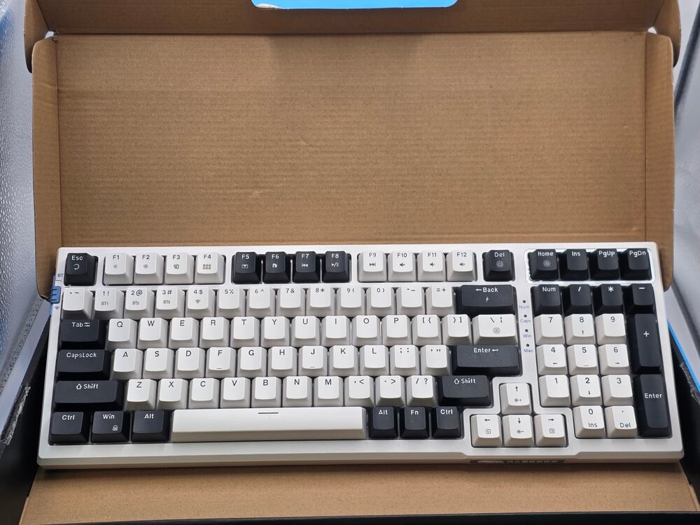 MageGee SKY98 Wireless Mechanical Keyboard 96% RGB Hot Swap Tri-Mode
